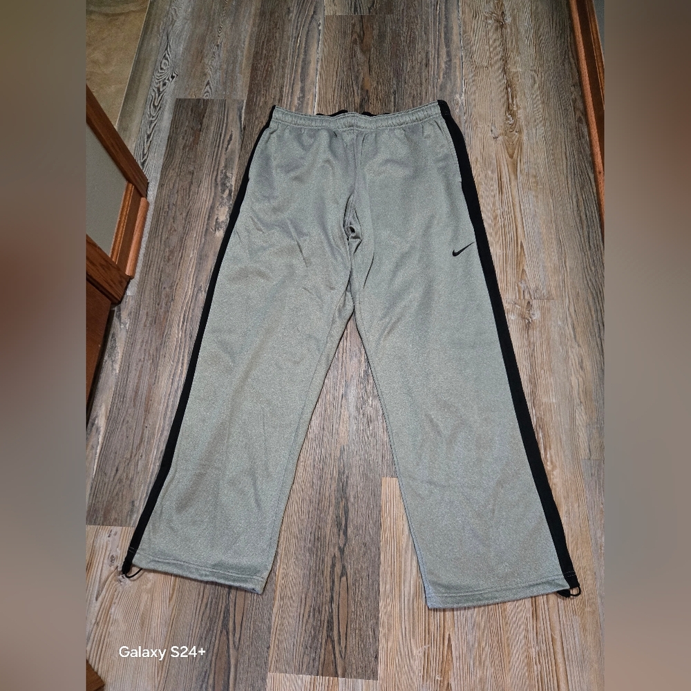 Nike Gray & Black Men's Sweatpants Joggers